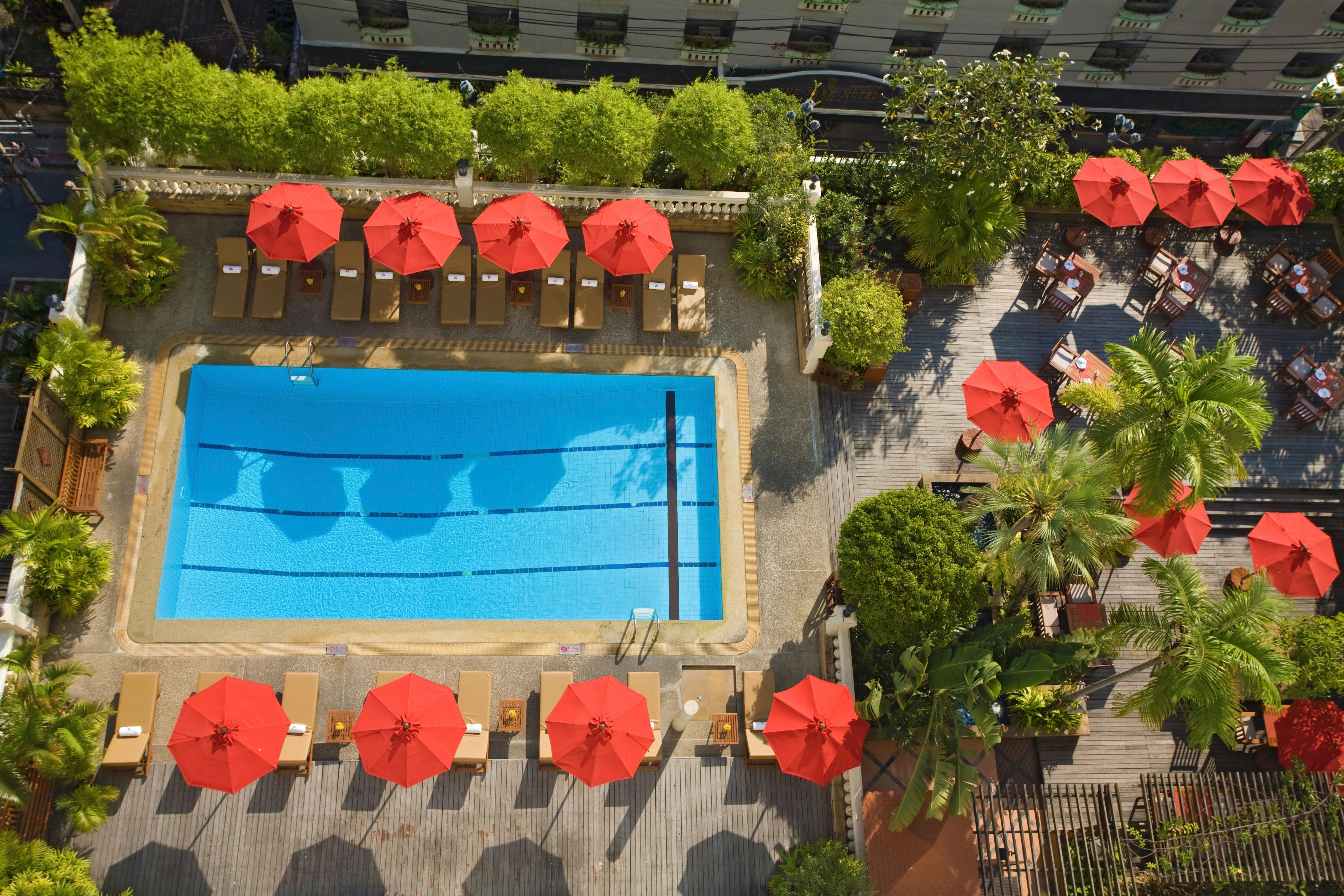 ブールバード ホテル バンコク スクンビット バンコク都 エクステリア 写真 The pool at the Hotel