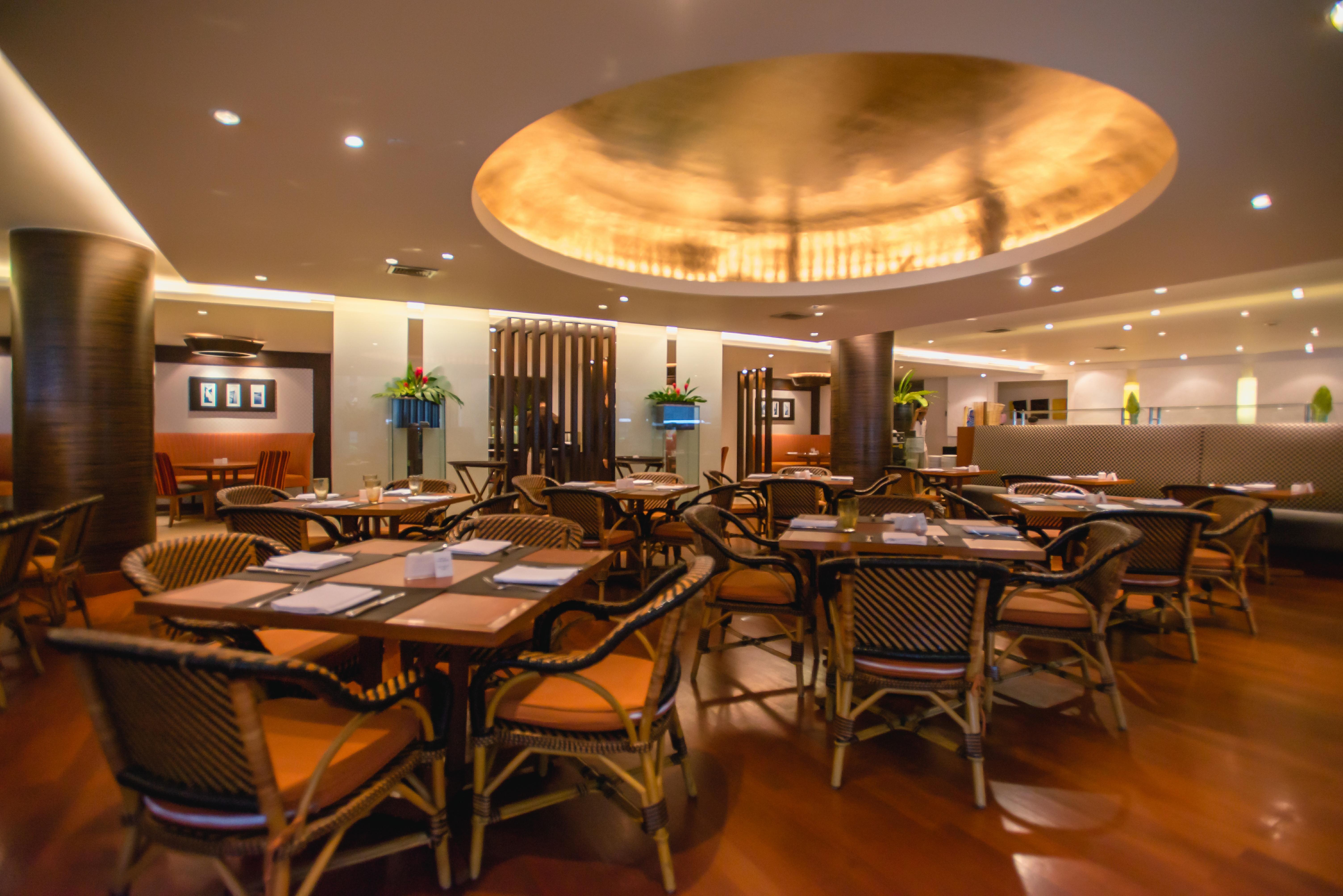 ブールバード ホテル バンコク スクンビット バンコク都 エクステリア 写真 The interior of the restaurant