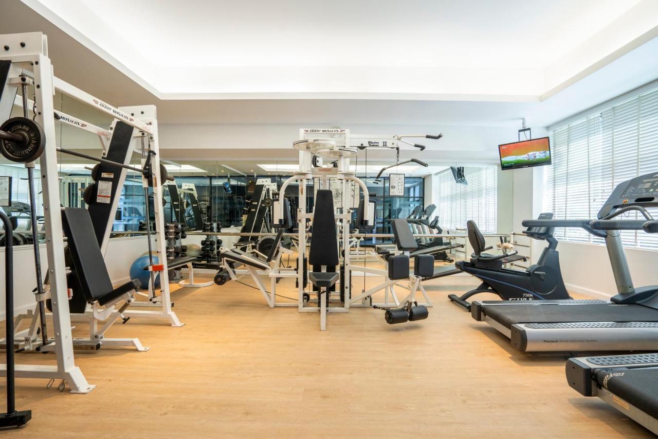 ブールバード ホテル バンコク スクンビット バンコク都 エクステリア 写真 A gym at a hotel